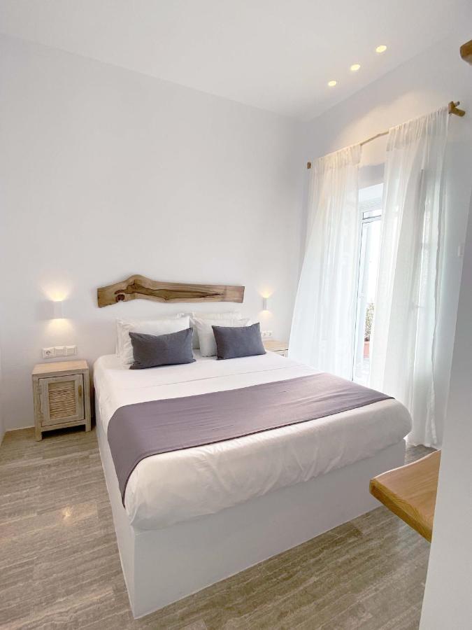 Lyra Seafront Apartment , Paroikia Town Center Экстерьер фото