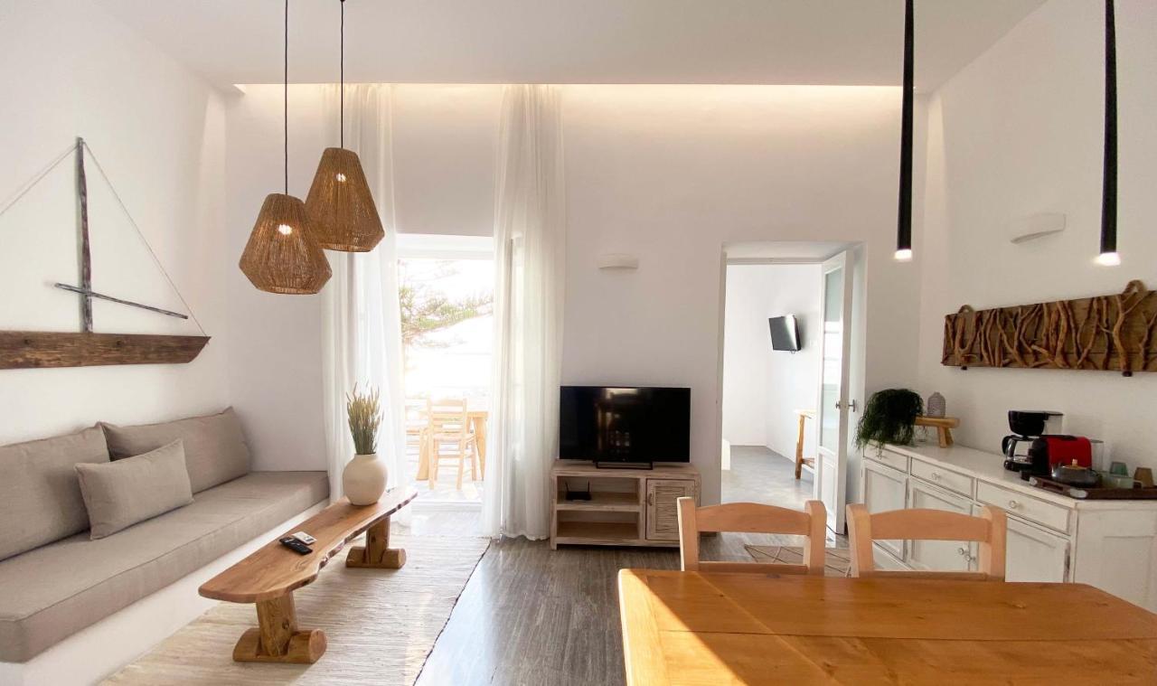 Lyra Seafront Apartment , Paroikia Town Center Экстерьер фото