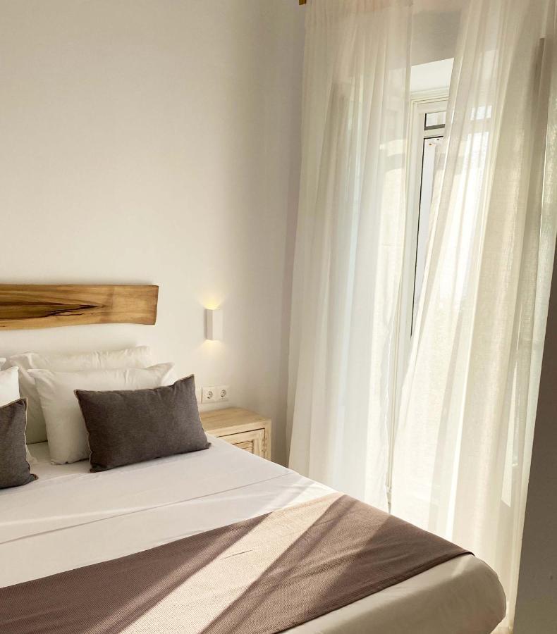 Lyra Seafront Apartment , Paroikia Town Center Экстерьер фото