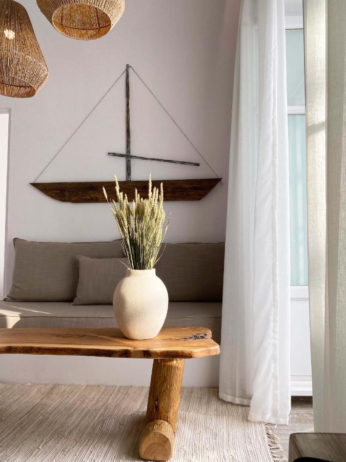 Lyra Seafront Apartment , Paroikia Town Center Экстерьер фото