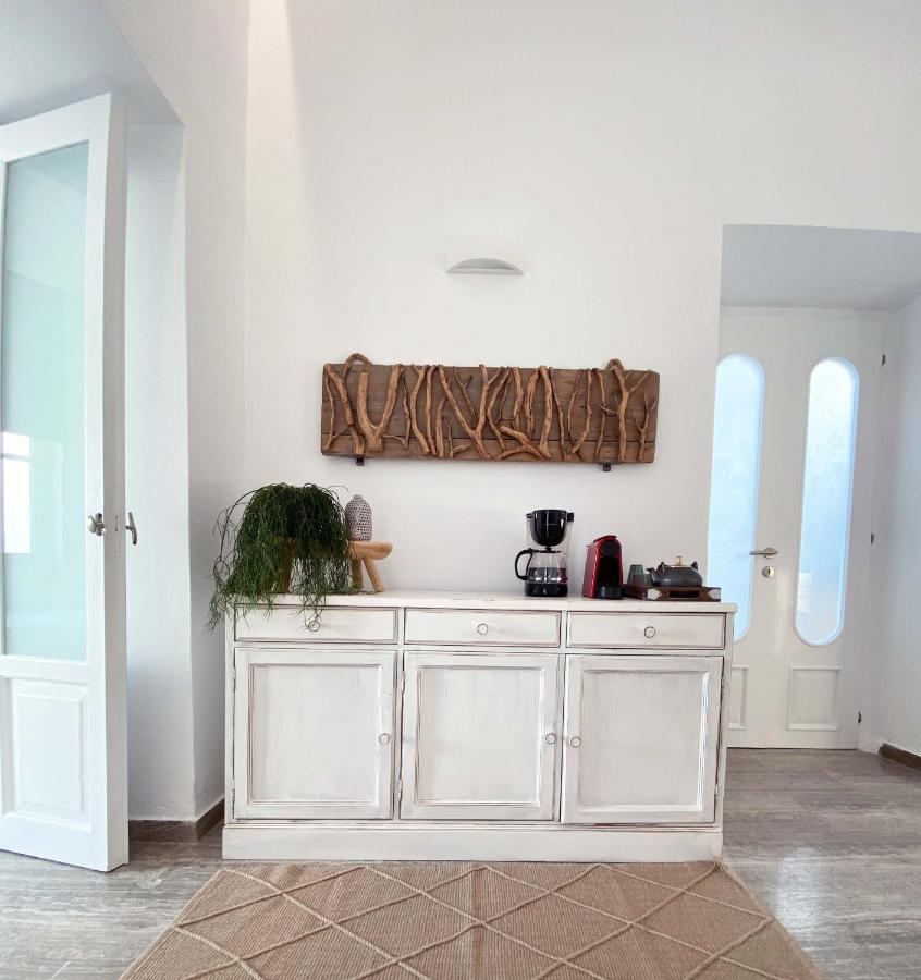 Lyra Seafront Apartment , Paroikia Town Center Экстерьер фото